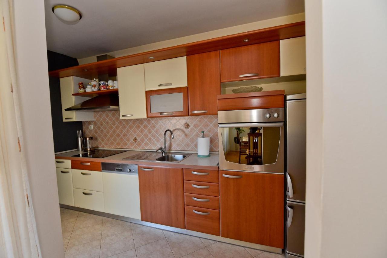 Apartment Nelly- Self Check-In Zara Esterno foto
