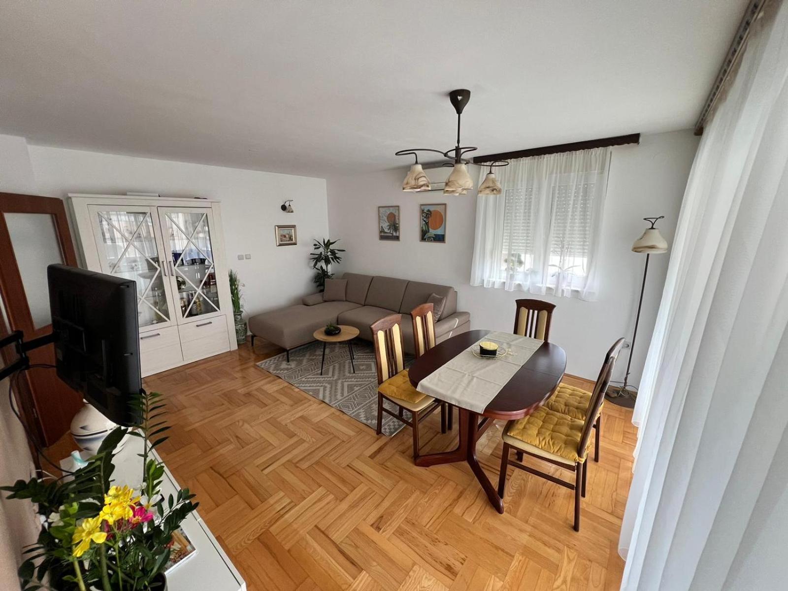 Apartment Nelly- Self Check-In Zara Esterno foto